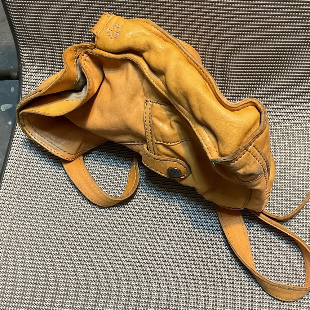 Lucky brand Stylish Tan Leather crossbody Bag - Picture 4 of 9